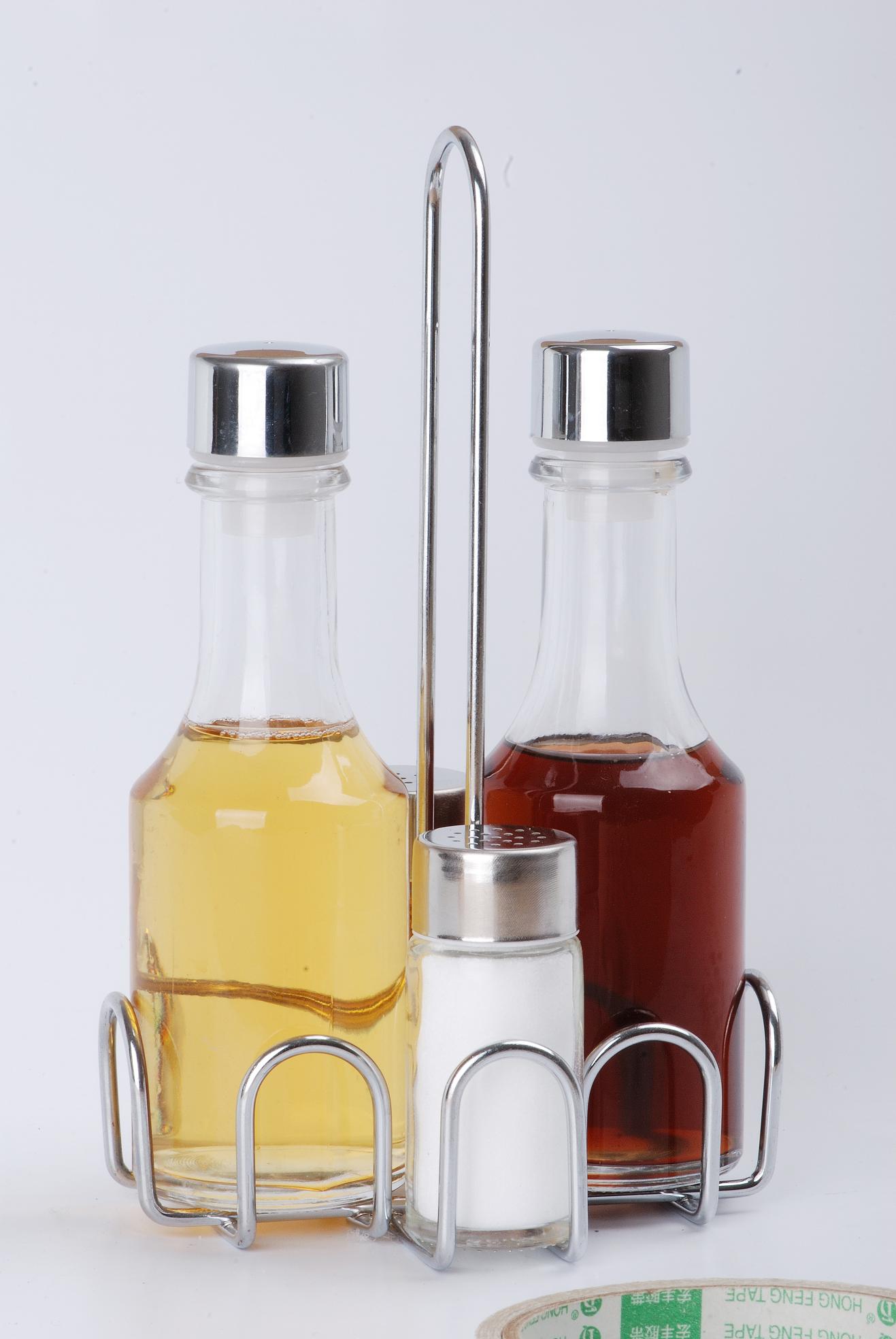 GLASS OIL AND VINEGAR CRUET SET
